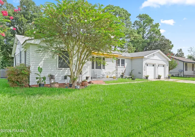 Photo 3 of Single family home for sale at 1530 St Jude Ave, New Iberia, LA 70560 | MLS# 2600007216 | Listing updated on 2026-09-14