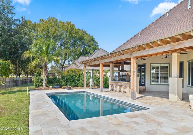 2nd image of 204 Inverness Ln, Broussard, LA 70518 | MLS# 2600004336
