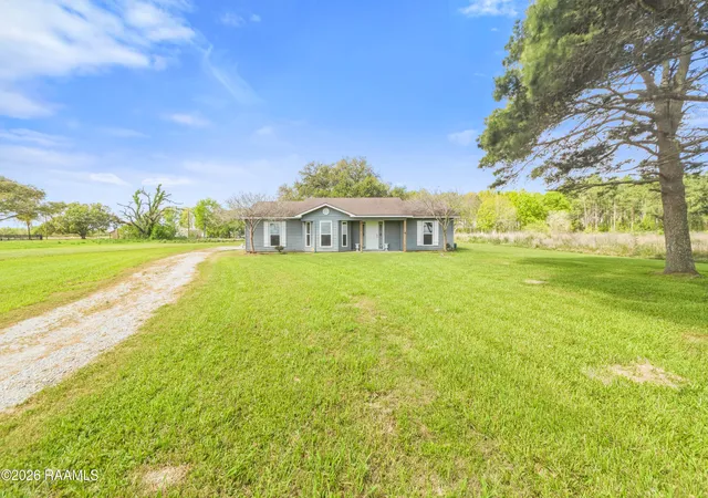 Homes for sale in Crowley, LA | 22433 Crowley Eunice Hwy, Crowley, LA 70526 | MLS# 2600002587