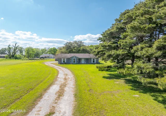 Homes for sale in Crowley, LA | 22433 Crowley Eunice Hwy, Crowley, LA 70526 | MLS# 2600002587