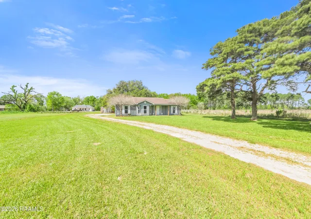 Homes for sale in Crowley, LA | 22433 Crowley Eunice Hwy, Crowley, LA 70526 | MLS# 2600002587