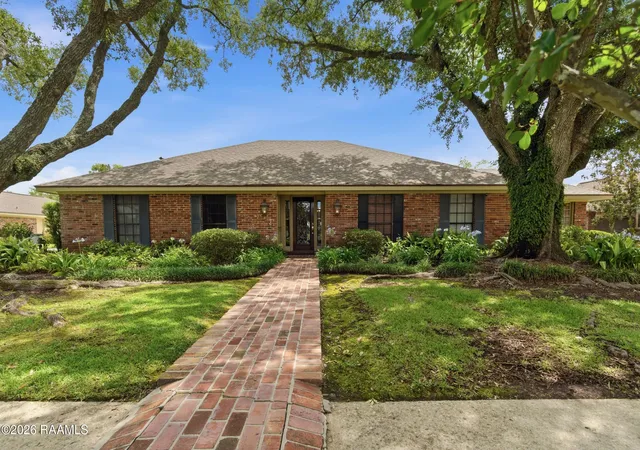 1st image of 542 Robert Lee Cir, Lafayette, LA 70506 | MLS# 2600004672