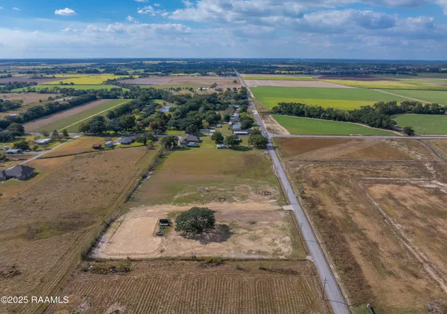 3rd image of 537 Chemin Agreable, Youngsville, LA 70592 | MLS# 2500005605