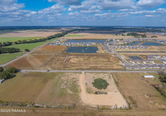 5th image of 537 Chemin Agreable, Youngsville, LA 70592 | MLS# 2500005605
