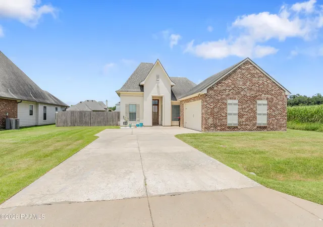 Photo 1 of Sale Pending at 405 Sleepy Brk Rd, Lafayette, LA 70508 | MLS# 2600007026 | Listing updated on 2026-09-09