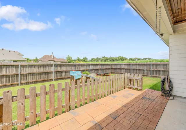 Photo 3 of Sale Pending at 405 Sleepy Brk Rd, Lafayette, LA 70508 | MLS# 2600007026 | Listing updated on 2026-09-09