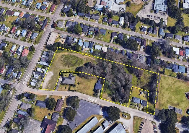 Photo 1 of Sale Pending at 1300 S Orange St, Lafayette, LA 70501 | MLS# 21003431 | Listing updated on 2026-09-09