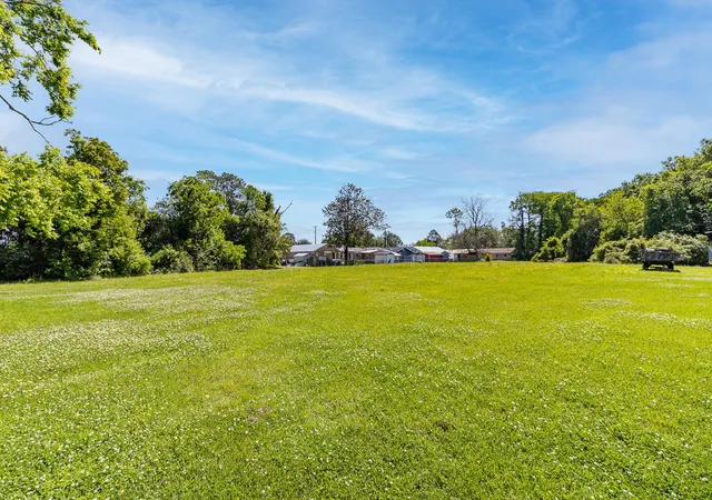 Photo 3 of Sale Pending at 1300 S Orange St, Lafayette, LA 70501 | MLS# 21003431 | Listing updated on 2026-09-09