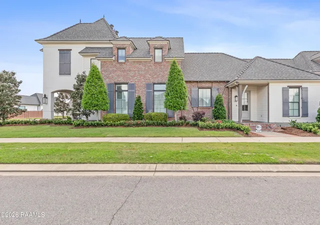 Photo 3 of Sale Pending at 115 Kingfisher Dr, Lafayette, LA 70508 | MLS# 2600003365 | Listing updated on 2026-09-09