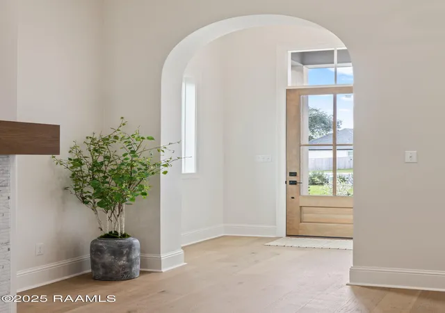 3rd image of 102 Sanctuary Ln, Lafayette, LA 70503 | MLS# 2500005870