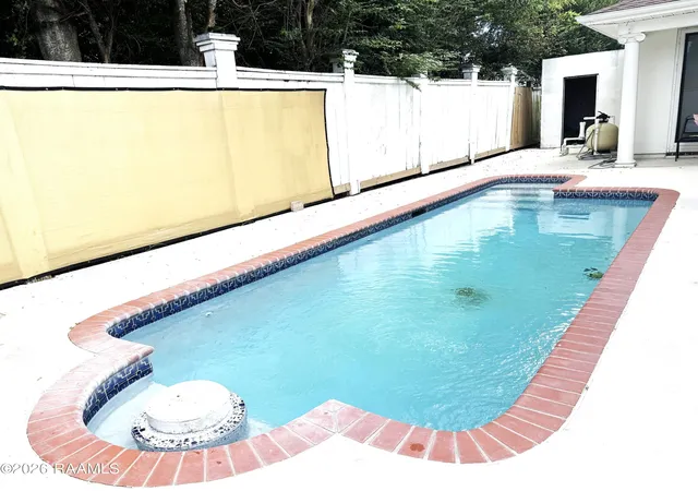 Photo 2 of Single family home for sale at 305 Redoak Cir, Lafayette, LA 70506 | MLS# 2600002953 | Listing updated on 2026-08-14