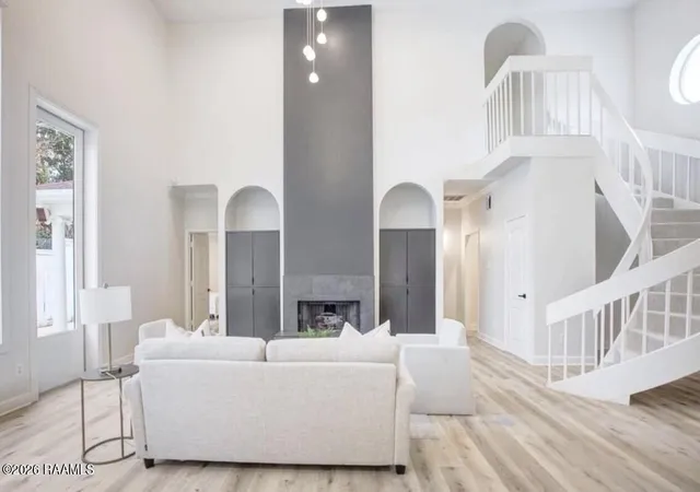 Photo 3 of Single family home for sale at 305 Redoak Cir, Lafayette, LA 70506 | MLS# 2600002953 | Listing updated on 2026-08-14