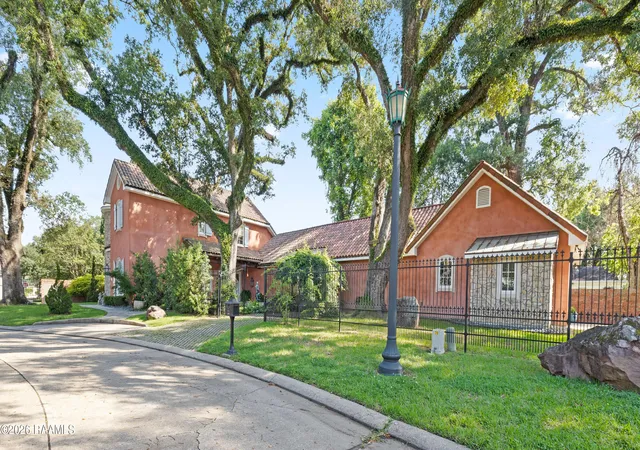 Photo 3 of Single family home for sale at 109 Mossy Oaks Ave, Lafayette, LA 70503 | MLS# 2600004922 | Listing updated on 2026-08-12