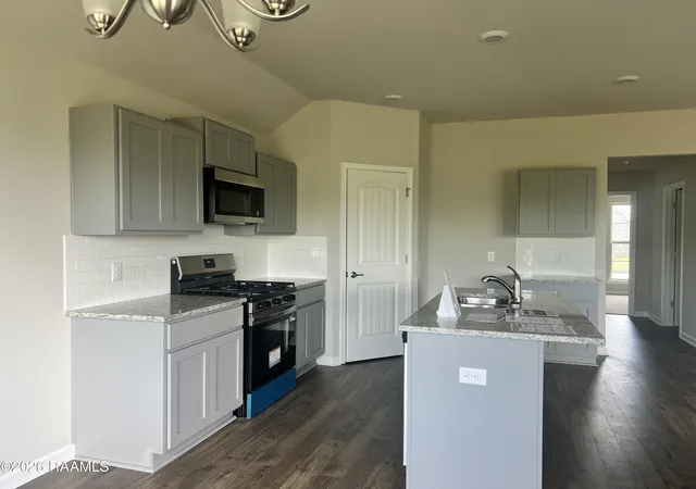 4th image of 652 Griffiths Ct, Breaux Bridge, LA 70517 | MLS# 2600002624