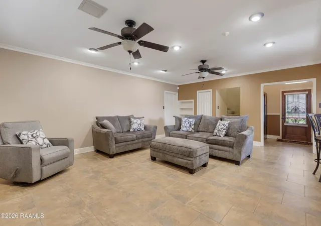 Photo 4 of Single family home for sale at 2009 Windmill Cir, New Iberia, LA 70563 | MLS# 2600007300 | Listing updated on 2026-09-10