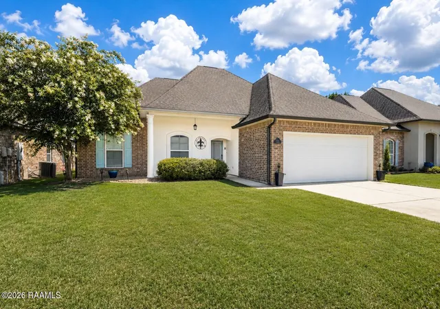 Homes for sale in Broussard, LA | 217 Lexi Falls Ln, Broussard, LA 70518 | MLS# 2600005868