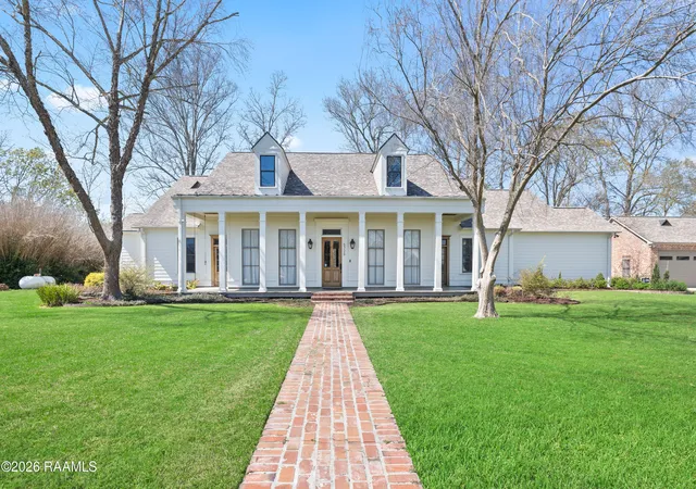 Photo 2 of Single family home for sale at 5726 Eagle Pass Dr, Youngsville, LA 70592 | MLS# 2600001858 | Listing updated on 2026-09-09