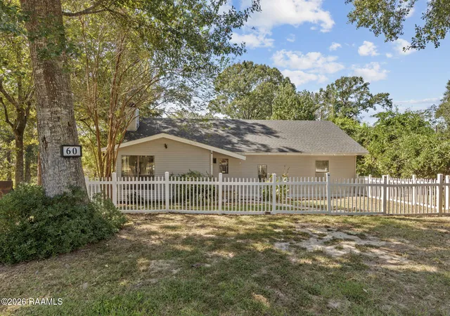 Photo 1 of Single family home for sale at 60 Hidden Hills Lake Rd, Arnaudville, LA 70512 | MLS# 2600009403 | Listing updated on 2026-10-21