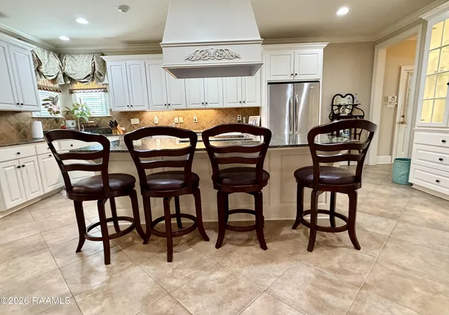 3rd image of 7 Steamboat Bnd Bnd, New Iberia, LA 70563 | MLS# 2600005381