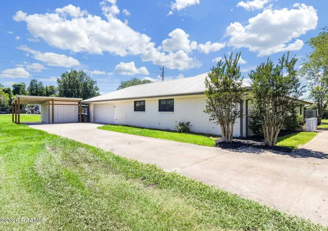 3rd image of 120 6Th St, Breaux Bridge, LA 70517 | MLS# 2600004331