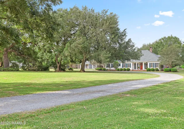 Photo 1 of Single family home for sale at 11618 Old Jeanerette Rd, Jeanerette, LA 70544 | MLS# 2600007289 | Listing updated on 2026-09-10