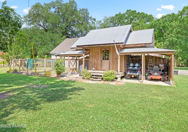Photo 3 of Single family home for sale at 11618 Old Jeanerette Rd, Jeanerette, LA 70544 | MLS# 2600007289 | Listing updated on 2026-09-10