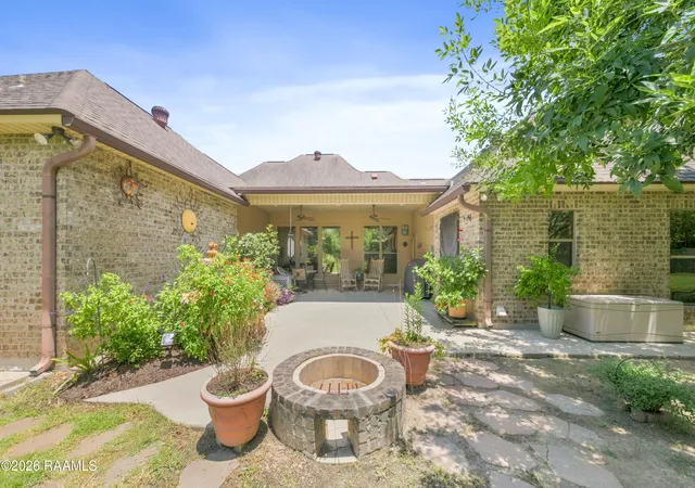 Photo 2 of Single family home for sale at 104 Daybreak Dr, Sunset, LA 70584 | MLS# 2600006983 | Listing updated on 2026-07-29