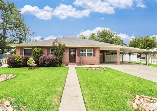 1st image of 120 N Richelieu Cir, New Iberia, LA 70560 | MLS# 2600005041