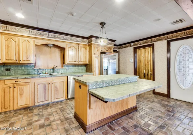 2nd image of 120 N Richelieu Cir, New Iberia, LA 70560 | MLS# 2600005041