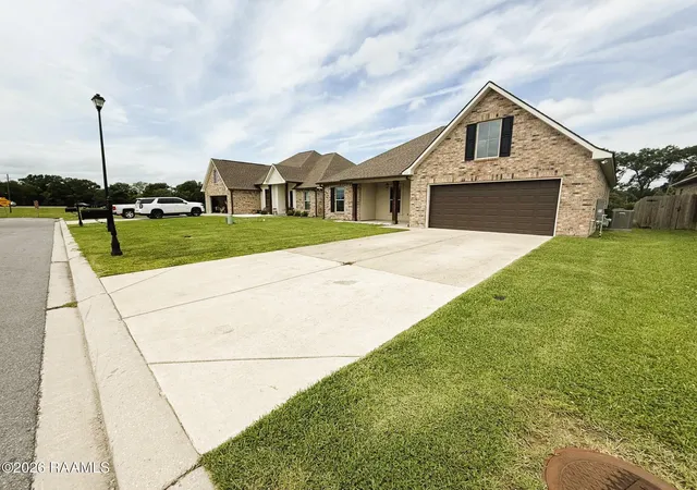 Photo 2 of Sale Pending at 212 Margaret Lucia Dr, Maurice, LA 70555 | MLS# 2600004858 | Listing updated on 2026-08-05