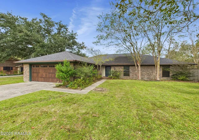 2nd image of 108 Pullin Dr, Youngsville, LA 70592 | MLS# 2500005446