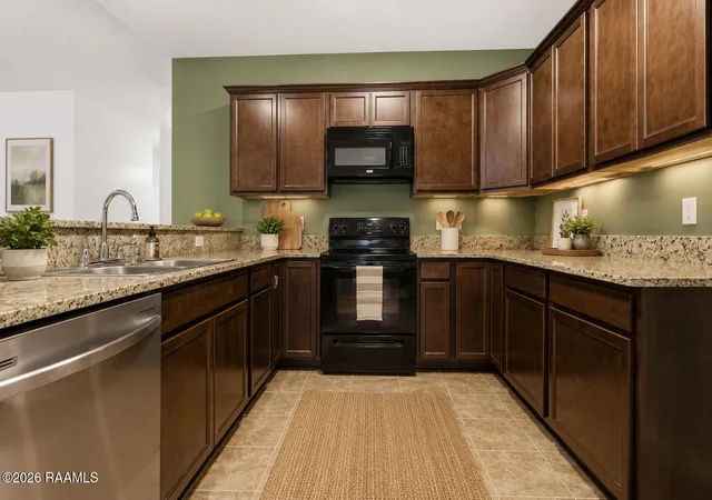 Photo 4 of Single family home for sale at 321 Elwick Dr, Lafayette, LA 70507 | MLS# 2600003733 | Listing updated on 2026-09-05