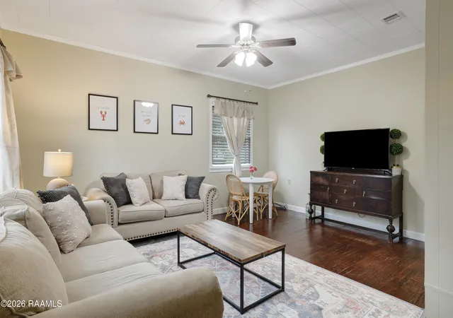 3rd image of 127 Center St, New Iberia, LA 70560 | MLS# 2600006695