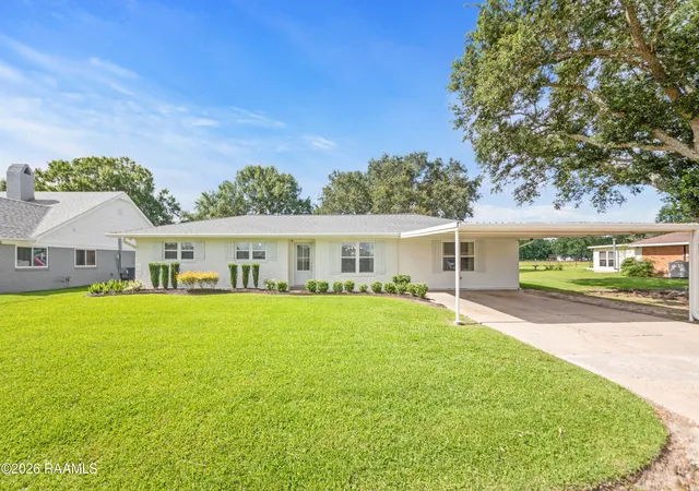 Homes for sale in Rayne, LA | 706 E E St, Rayne, LA 70578 | MLS# 2600005611