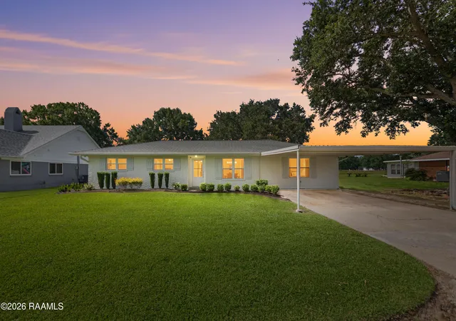 Homes for sale in Rayne, LA | 706 E E St, Rayne, LA 70578 | MLS# 2600005611