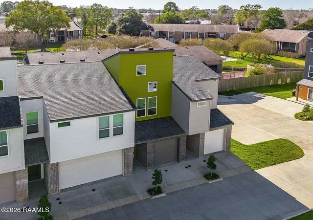 3rd image of 511 Highland Park Ln, Lafayette, LA 70508 | MLS# 2600000042