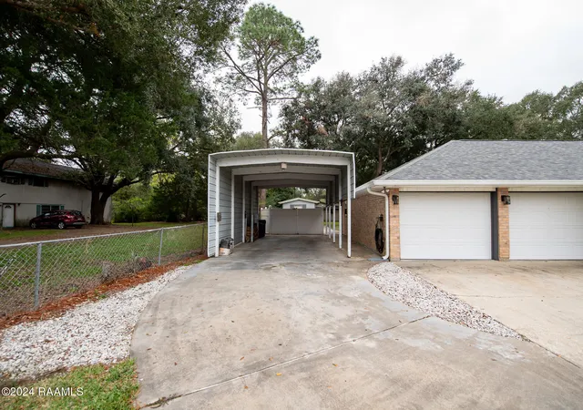 3rd image of 1100 Cherry St, Mamou, LA 70554 | MLS# 2600005596