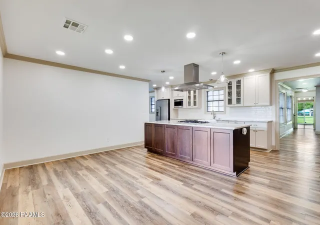 Photo 2 of Single family home for sale at 201 Woodbury Dr, Lafayette, LA 70507 | MLS# 2600003151 | Listing updated on 2026-08-09