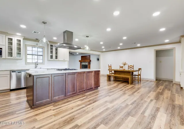 Photo 3 of Single family home for sale at 201 Woodbury Dr, Lafayette, LA 70507 | MLS# 2600003151 | Listing updated on 2026-08-09