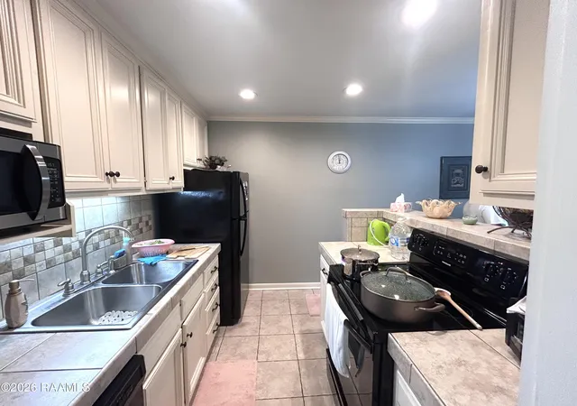 4th image of 220 Doucet Rd #252g, Lafayette, LA 70503 | MLS# 2600005841