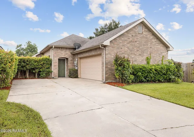 Homes for sale in Lafayette, LA | 1333 Dulles Dr, Lafayette, LA 70506 | MLS# 2600005083