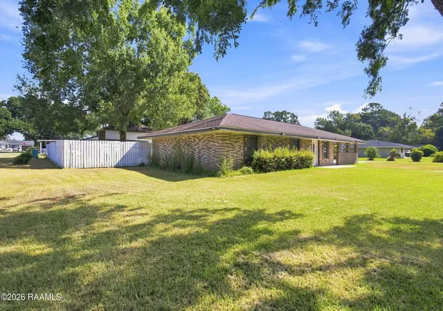 Photo 2 of Single family home for sale at 950 Alexandre St, Eunice, LA 70535 | MLS# 2600007760 | Listing updated on 2026-08-28