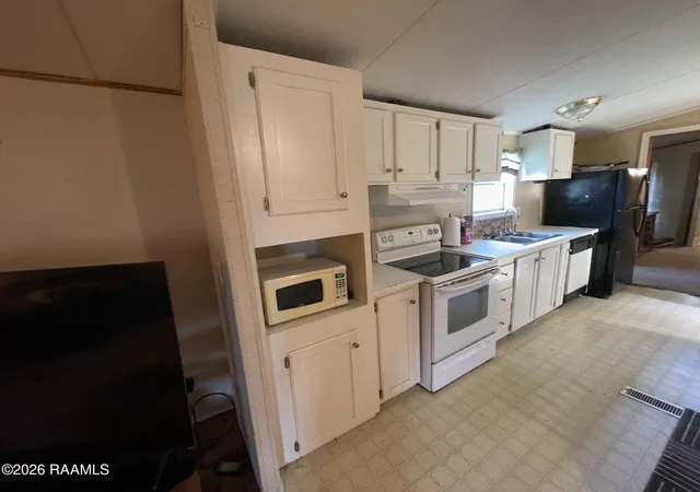 Photo 3 of Manufactured home for sale at 2427 Atchafalaya River Hwy, Breaux Bridge, LA 70517 | MLS# 2600008154 | Listing updated on 2026-08-31