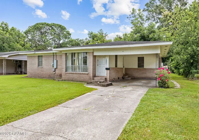 Homes for sale in New Iberia, LA | 1001 Bank Ave, New Iberia, LA 70560 | MLS# 2600004610