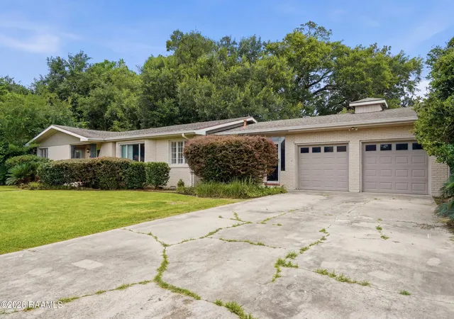 27th image of 199 N Southlawn Dr, Lafayette, LA 70503 | MLS# 2600005950