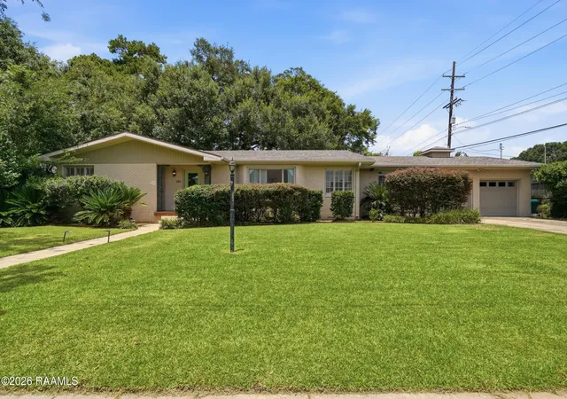 2nd image of 199 N Southlawn Dr, Lafayette, LA 70503 | MLS# 2600005950