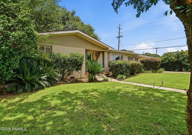 3rd image of 199 N Southlawn Dr, Lafayette, LA 70503 | MLS# 2600005950