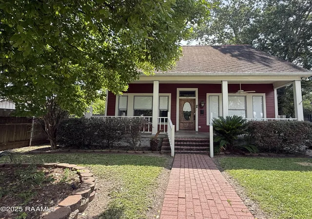 Homes for sale in Eunice, LA | 121 N 9th St, Eunice, LA 70535 | MLS# 2500000582