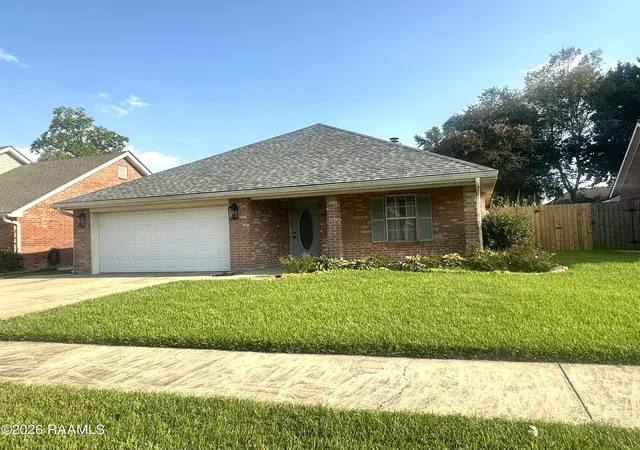 Photo 2 of Sale Pending at 212 Cricklade Ct, Youngsville, LA 70592 | MLS# 2600008000 | Listing updated on 2026-08-30