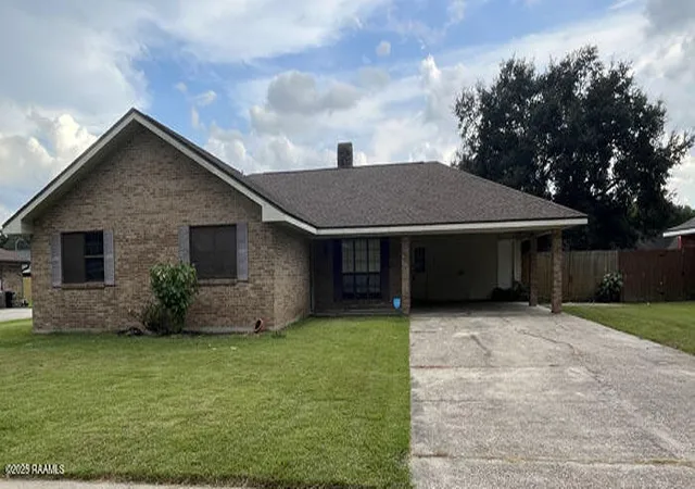 Photo 1 of Single family home for sale at 102 Crocus Ln, Lafayette, LA 70507 | MLS# 2500004789 | Listing updated on 2026-07-20